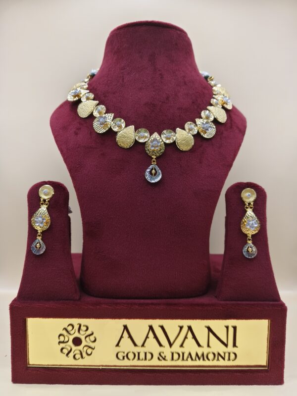 Contemporary Spark Gold Necklace Set with Dual-Tone Finish