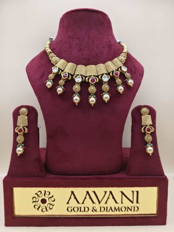 Pearl Radiance Antique Gold Necklace Set